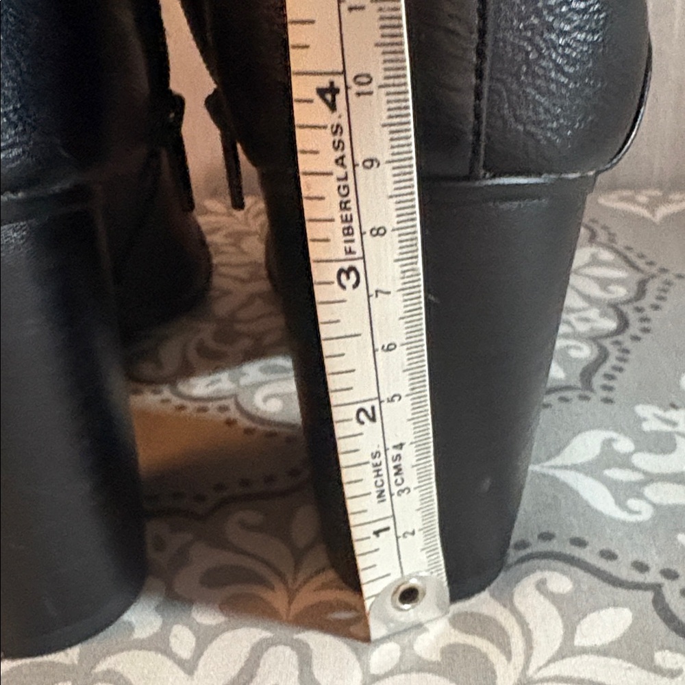Apt. 9 Black and Olive Ankle Boots - Picture 7 of 8